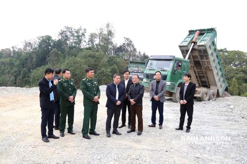 Lãnh đạo UBND tỉnh kiểm tra tình hình thực hiện dự án mở rộng đường vận chuyển hàng hóa chuyên dụng tại Cửa khẩu Quốc tế Hữu Nghị