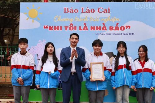 60 học sinh tham gia trải nghiệm 'Khi tôi là nhà báo'