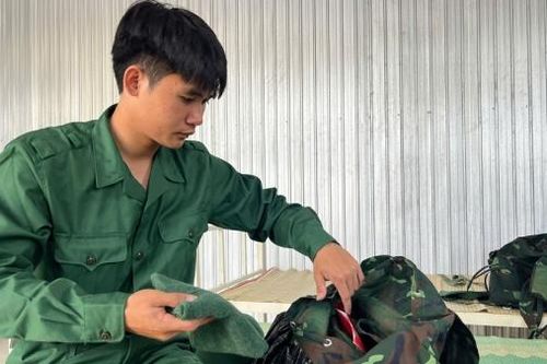 Tự hào màu xanh áo lính