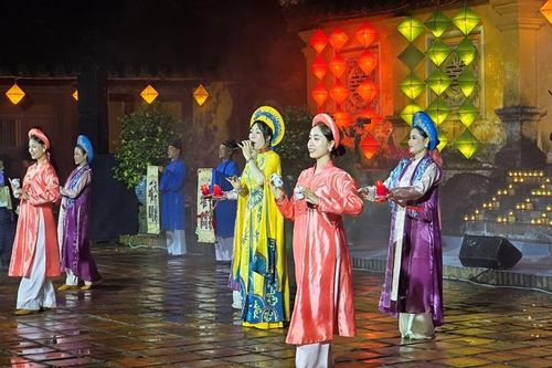 Đêm thơ Nguyên tiêu 2025 giàu cảm xúc ở cung Trường Sanh