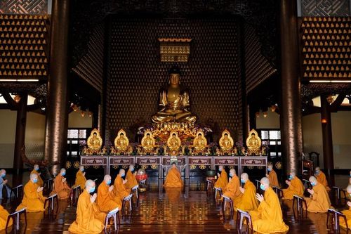 Hòa thượng Thích Lệ Trang khai thị và trì tụng kinh Dược Sư cầu quốc thái dân an