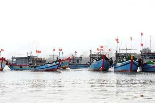 Ngư dân Huế 'xông biển' đầu năm, đoàn kết vươn khơi, bảo vệ lãnh hải Tổ quốc
