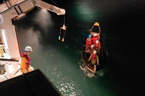 Vượt sóng trong đêm cứu ngư dân nguy kịch trên vùng biển Đà Nẵng