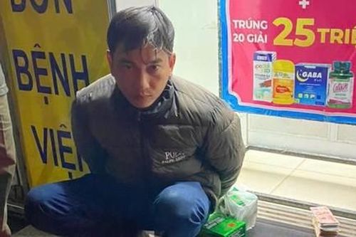 'Siêu trộm' bị bắt khi đang đột nhập nhà thuốc Long Châu lúc rạng sáng