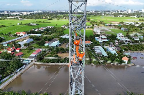 EVNSPC: Phát động phong trào thi đua nước rút 90 ngày đóng điện 50 công trình