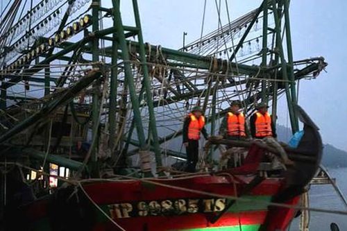 Cứu hộ thành công 6 ngư dân gặp nạn trên biển Hà Tĩnh