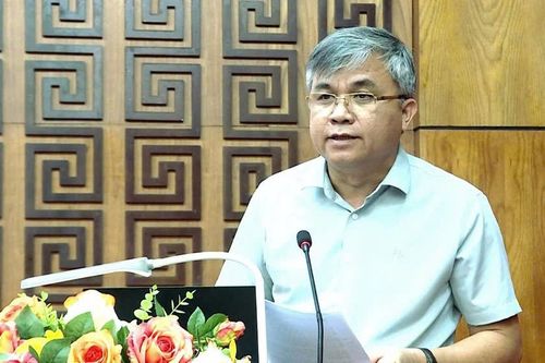 Phó Chủ tịch tỉnh Điện Biên Lò Văn Tiến xin nghỉ hưu sớm để chữa bệnh
