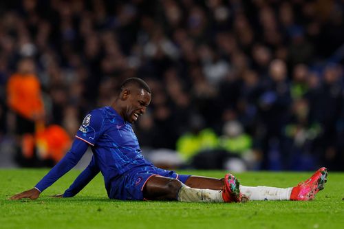 Đòn giáng mạnh vào Chelsea