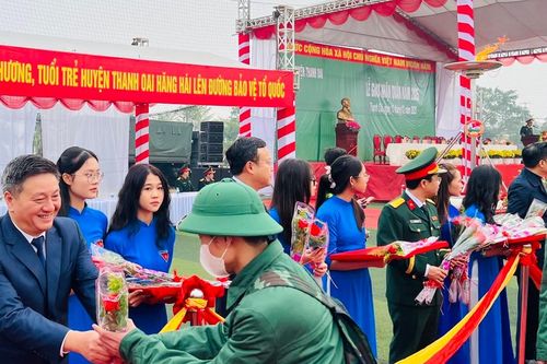 161 tân binh Thanh Oai tràn đầy khí thế, sẵn sàng lên đường làm nhiệm vụ