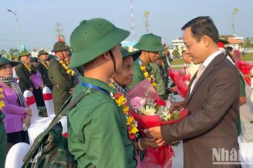 Vĩnh Long thực hiện tốt công tác xã hội hóa chăm lo gia đình tân binh