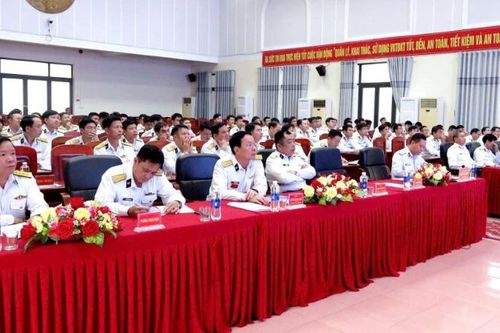 Làm chủ vũ khí, sẵn sàng chiến đấu trong mọi tình huống