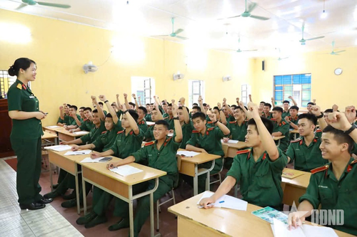 Xây 'điểm tựa' từ 'trường học lớn'