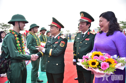 Trung tướng Thái Đại Ngọc dự Lễ giao nhận quân tại An Giang