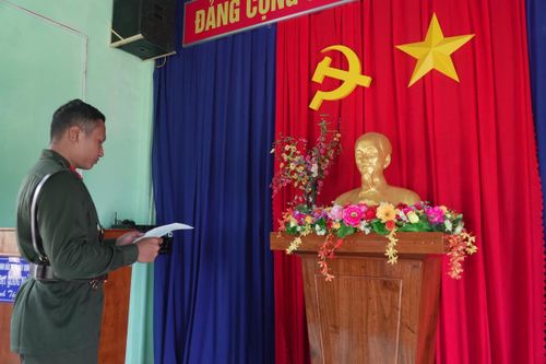 Nhiều cử nhân đảng viên vùng cao tình nguyện đăng ký nghĩa vụ Công an