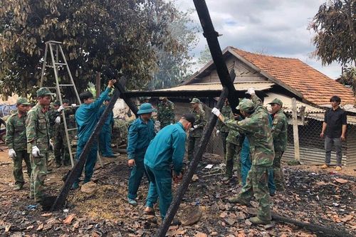 Nhà cháy rụi do bất cẩn củi lửa