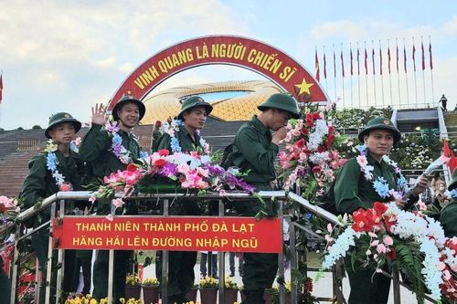 Hơn 500 tân binh là con em đồng bào dân tộc thiểu số ở Lâm Đồng lên đường nhập ngũ