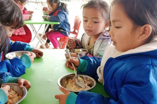 Xóa cơm cặp lồng ở vùng cao Yên Bái