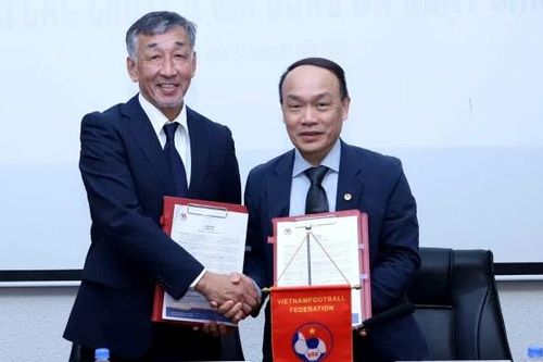 VFF ký hợp đồng với huấn luyện viên Nhật Bản