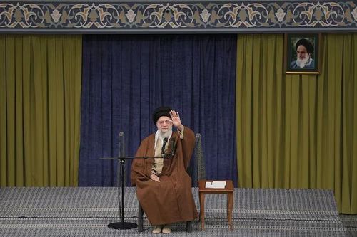 Iran tuyên bố phát triển quân đội sau lời đe dọa sử dụng vũ lực của Mỹ