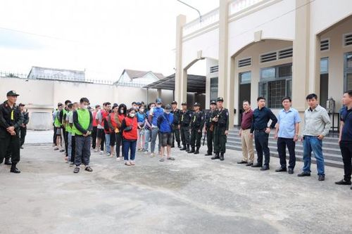 Phá đường dây lừa đảo xuyên quốc gia qua ứng dụng UNISAT và Tiktok