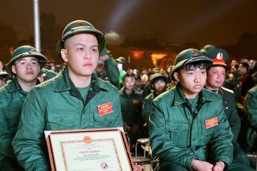 Lửa trại tiễn thanh niên lên đường nhập ngũ
