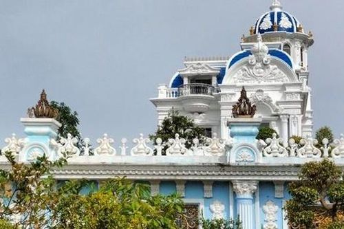 Chủ 'tòa nhà đẹp nhất Cà Mau' không đủ tiền chuyển đổi đất?