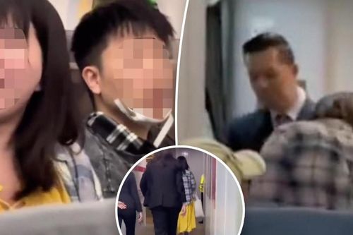 'Cố thủ' trong phòng vệ sinh, nữ hành khách khiến cả chuyến bay bị hoãn