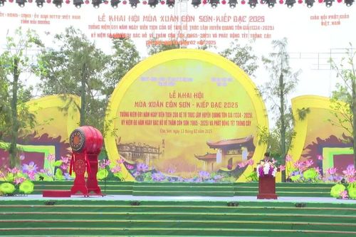 Khai hội Mùa xuân Côn Sơn-Kiếp Bạc, kỷ niệm 60 năm ngày Bác Hồ về thăm Hải Dương