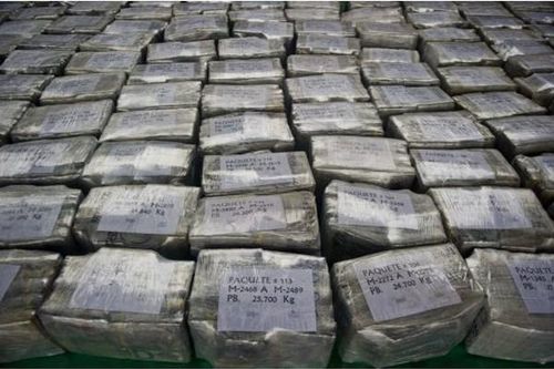 Luxembourg thu giữ gần 1 tấn cocaine giấu trong máy nghiền đá