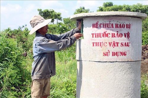 Khuyến cáo nông dân thu gom, xử lý rác thải từ thuốc bảo vệ thực vật