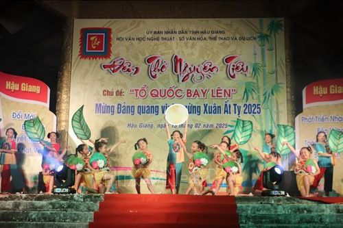 Đặc sắc Đêm thơ Nguyên Tiêu Hậu Giang