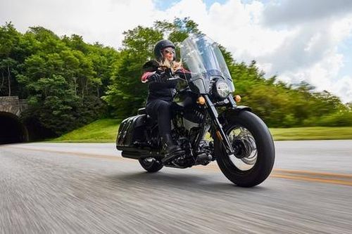 Indian Super Chief Dark Horse ra mắt, nhiều trang bị mới