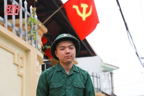 Tình nguyện lên đường dù được hoãn nghĩa vụ quân sự