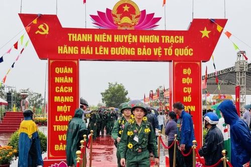 269 thanh niên huyện Nhơn Trạch hăng hái lên đường nhập ngũ
