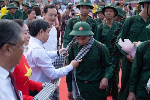 Rộn ràng Lễ giao, nhận quân tại TP Sa Đéc