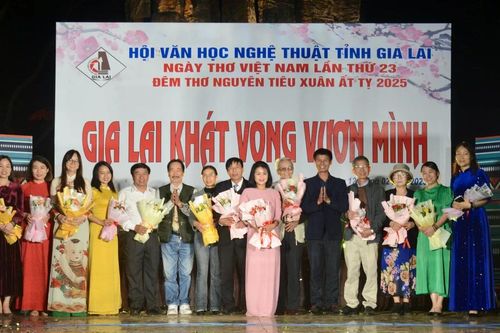 Gia Lai: Trình làng nhiều tác phẩm đặc sắc trong đêm thơ Nguyên tiêu 2025