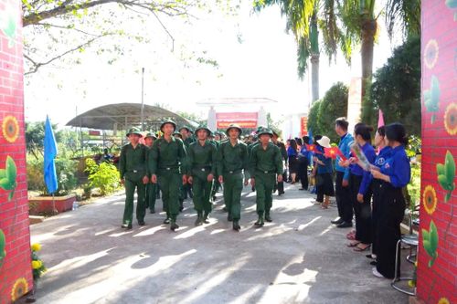 Tiểu đoàn Bộ binh 460 tiếp nhận 335 chiến sĩ mới năm 2025