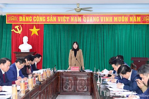 Phó Chủ tịch Thường trực HĐND tỉnh Phạm Thị Minh Xuân làm việc với huyện Chiêm Hóa về công tác chuẩn bị đại hội đảng bộ các cấp và tiến độ xóa nhà tạm, nhà dột nát trên địa bàn