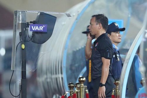 Cột mốc lịch sử tại Giải hạng Nhất: VAR lần đầu xuất hiện