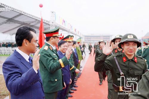Tân binh Thái Nguyên rạng rỡ ngày nhập ngũ