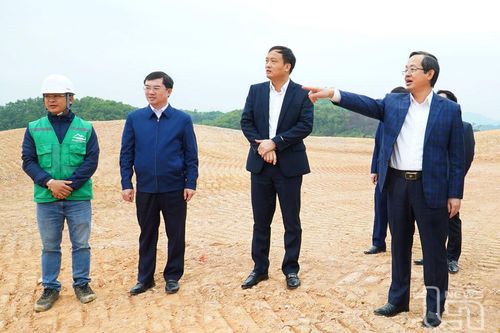 Đồng chí Phạm Hoàng Sơn kiểm tra tiến độ Dự án sân golf Tân Thái