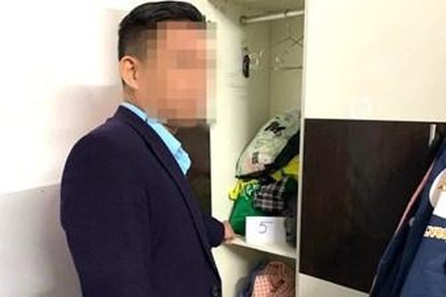Thanh niên đi nhờ nhà vệ sinh quán cà phê rồi trộm tiền