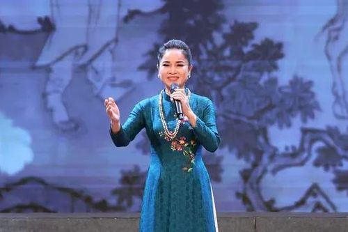 Khai mạc Ngày thơ Việt Nam 'Tổ quốc bay lên'