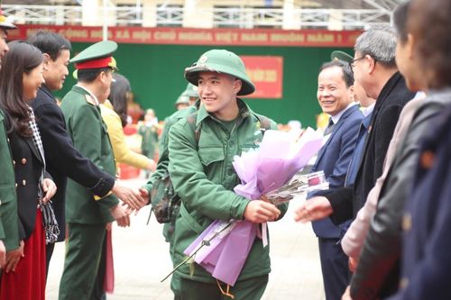 Phó Chủ tịch HĐND tỉnh Nông Thanh Tùng dự Lễ giao nhận quân tại huyện Hà Quảng