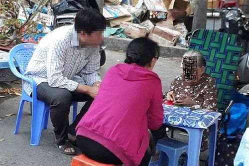 Đầu năm bói toán 'vào mùa'