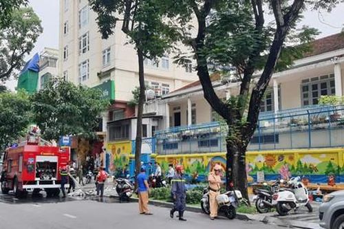 TPHCM: Nhanh chóng dập tắt đám cháy tại lớp mẫu giáo, nhiều học sinh được sơ tán