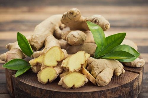 Nhỏ dầu gió vào gừng tươi có tác dụng gì?