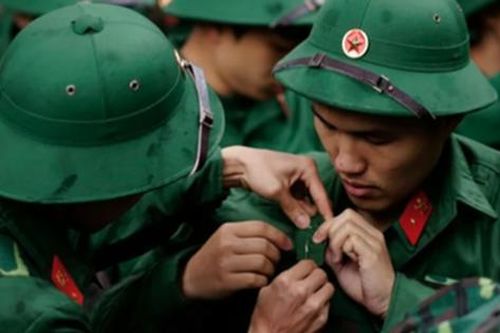 Đi nghĩa vụ quân sự 2025, công dân phải nhập ngũ mấy năm?