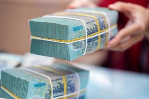 Ngân hàng phải cung cấp thông tin người thân lãnh đạo cho cơ quan thuế