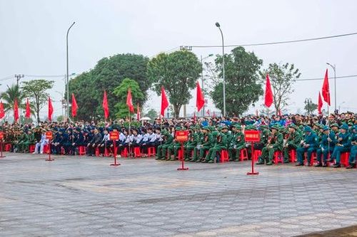 Quảng Bình: Tân binh háo hức lên đường thực hiện nghĩa vụ quân sự